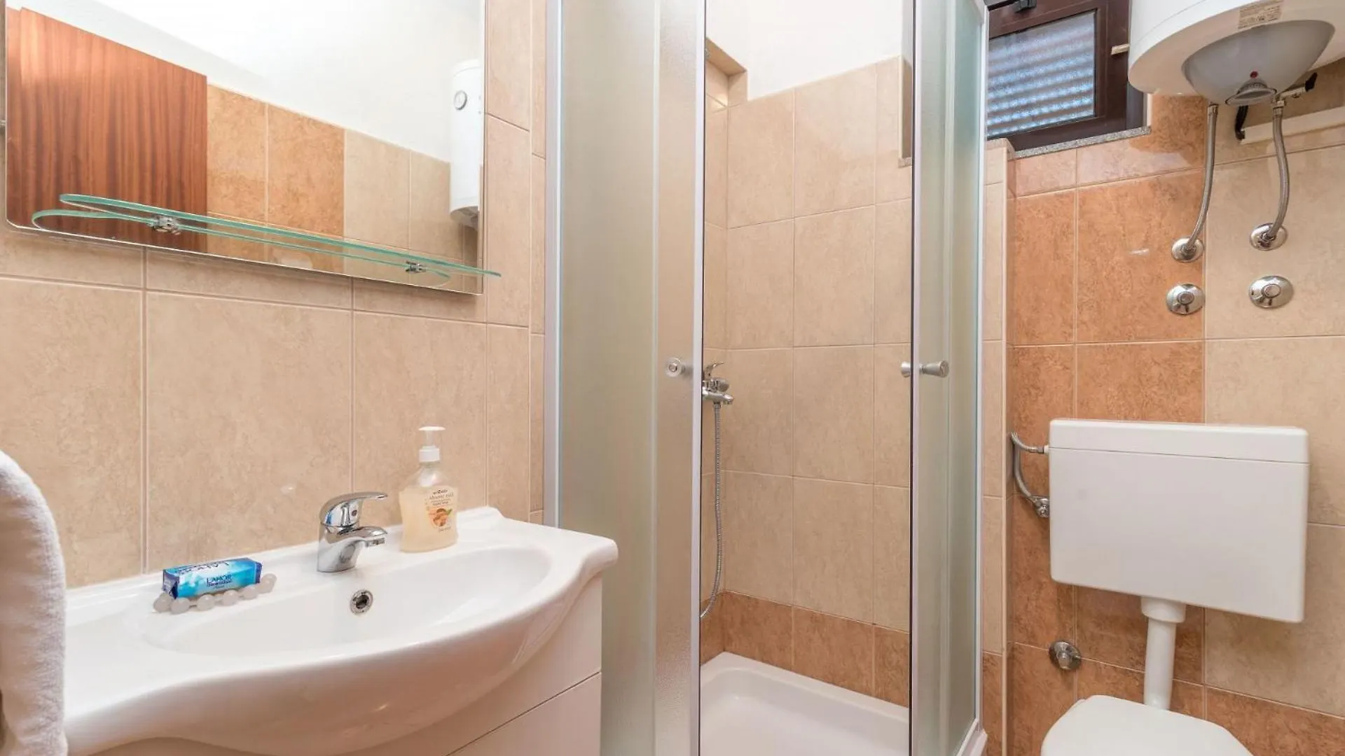 Apartments Vin تروغير