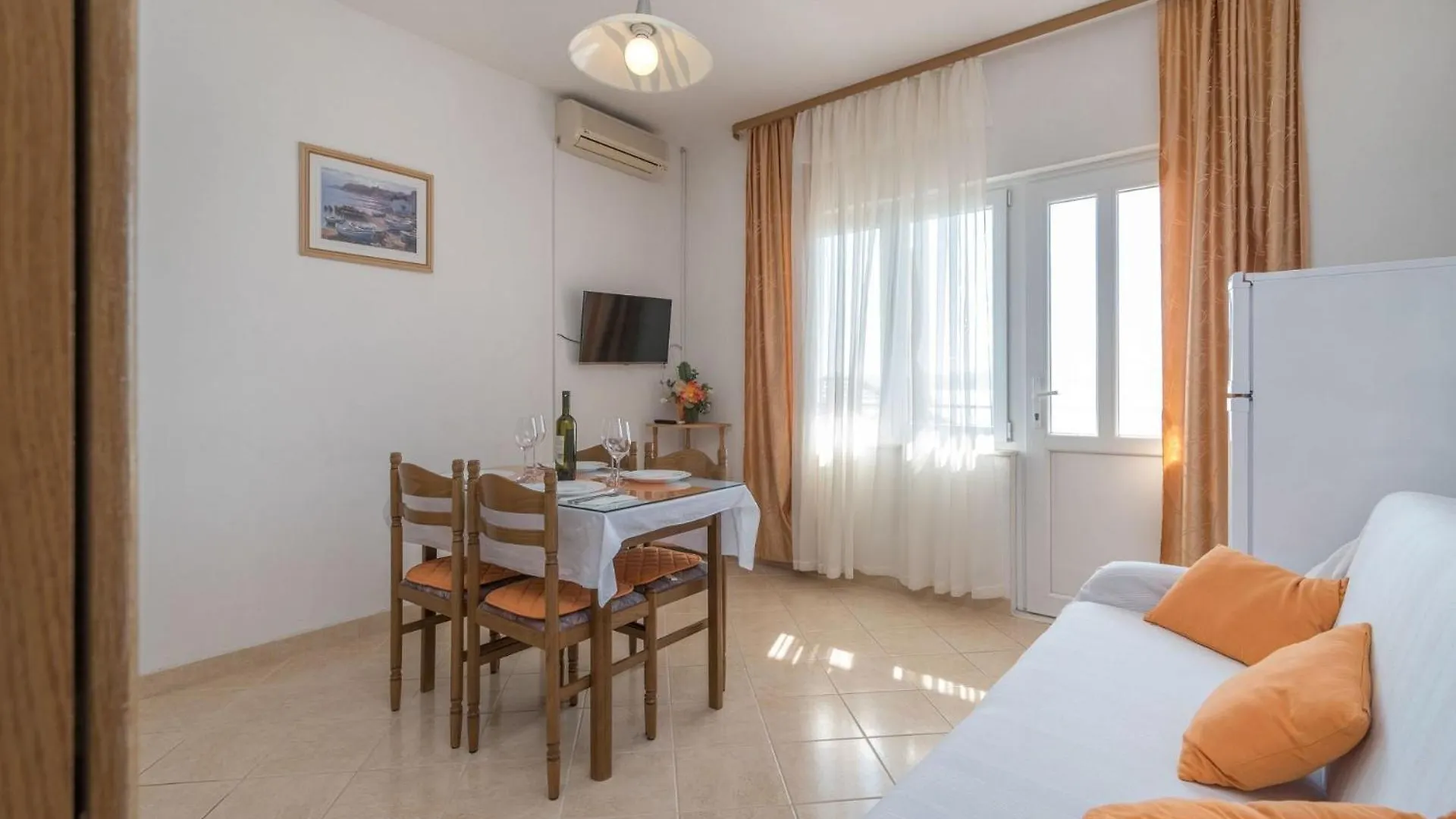 Apartments Vin تروغير