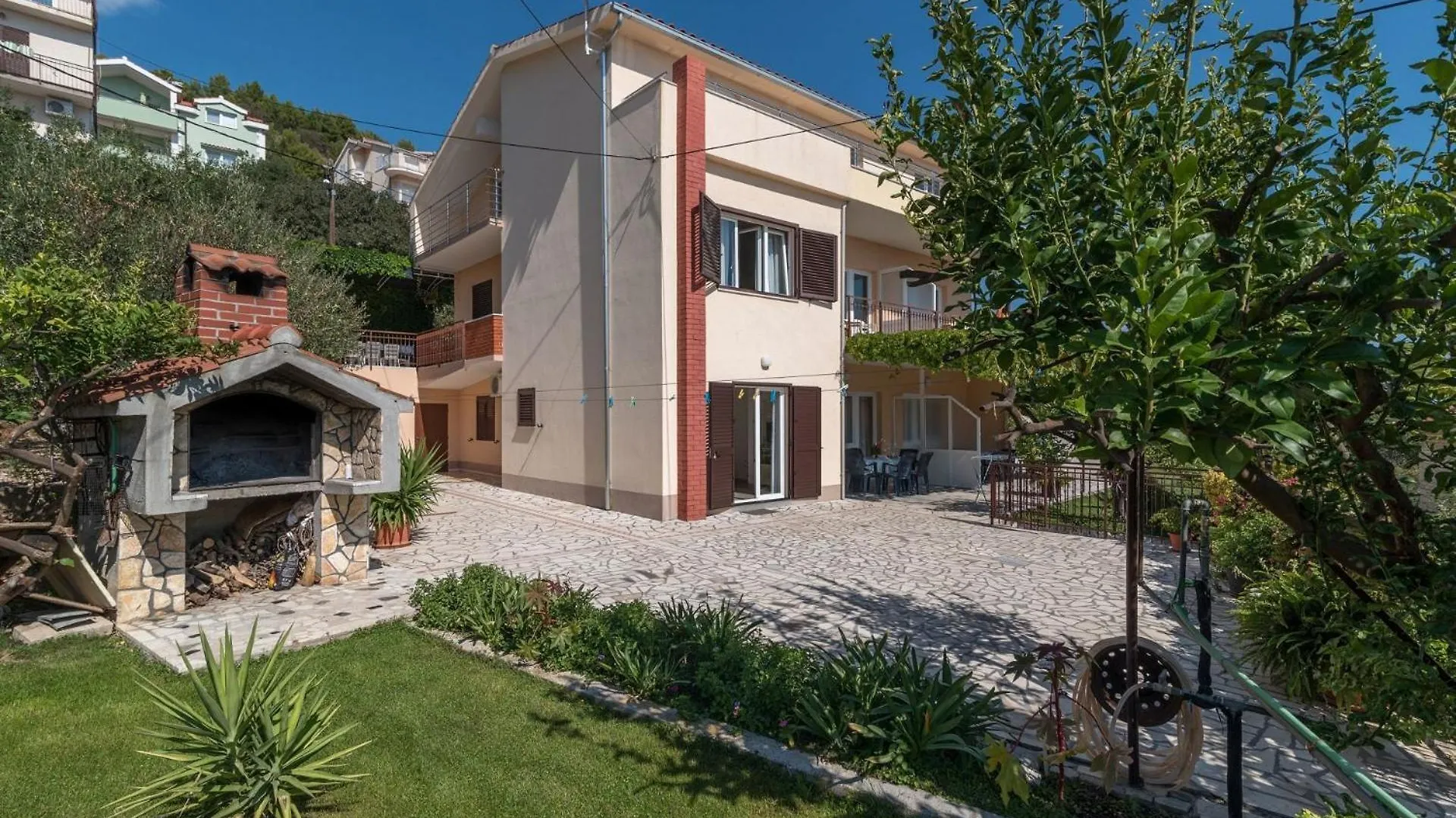 Apartments Vin تروغير